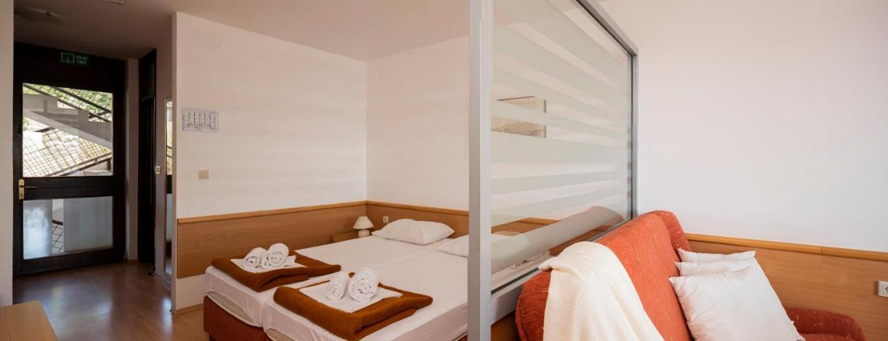 Apartments Hostin Roza Duga Uvala Pavicini エクステリア 写真